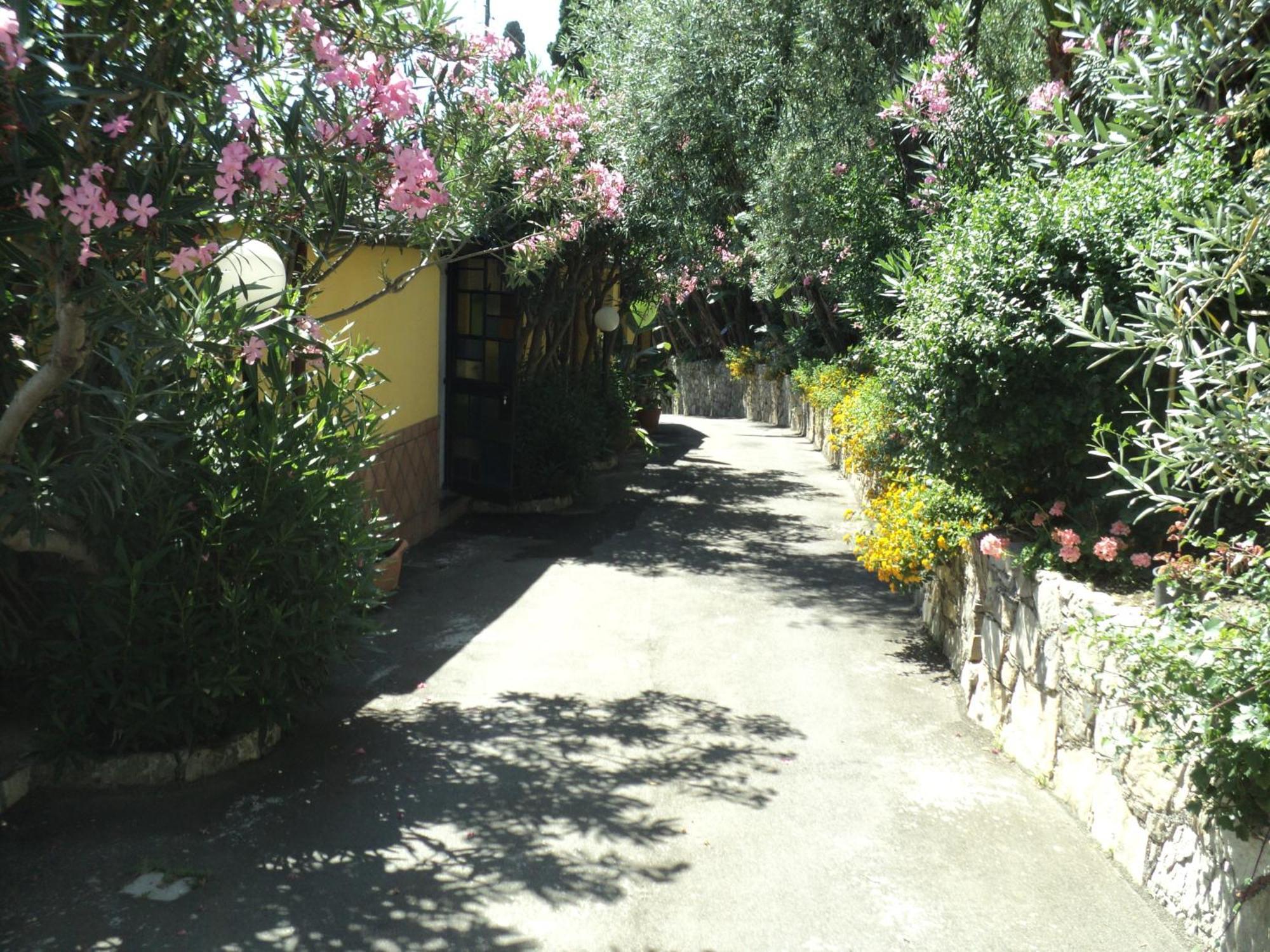 Hotel Baia Delle Sirene Taormina Exterior photo